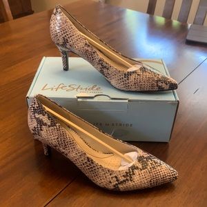 Life Stride Pumps